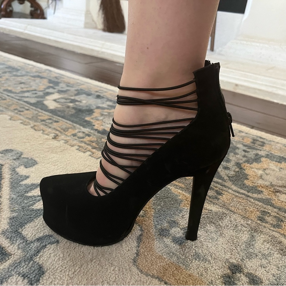 Black Platform Pumps with Strappy Elastic Front